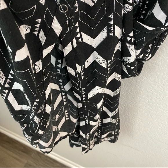 Volcom Black & White Racer Back Chevron Stripe Maxi Dress Front Snaps Small - Picture 8 of 13